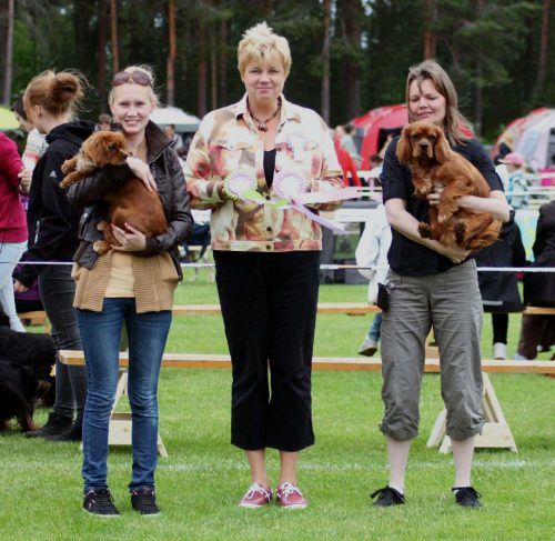 Kuvassa Jenni ja Mamma kera Lunan , leon ja tuomarin